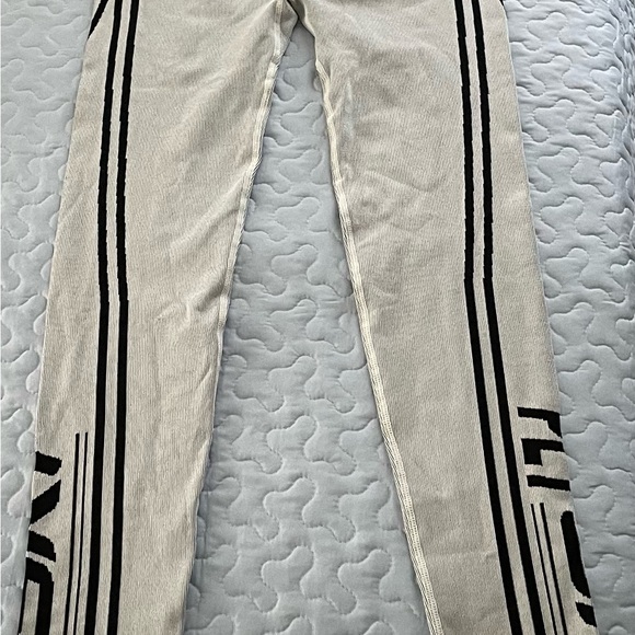 Pretty Little Things Ski seamless leggings - Picture 3 of 8